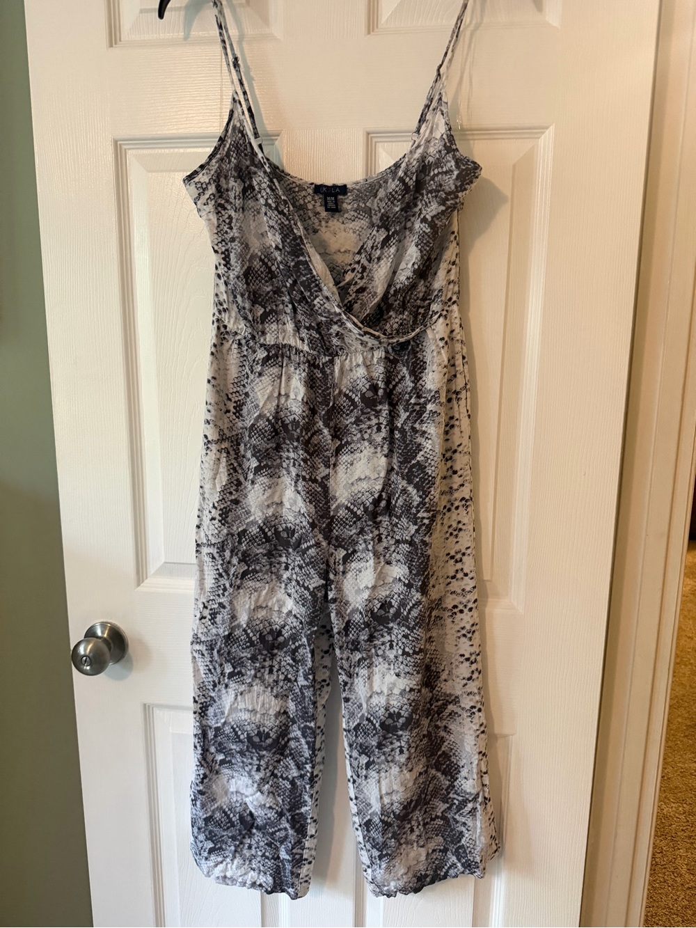 UK2LA Black & White Snake-Print Wide-Leg Jumpsuit